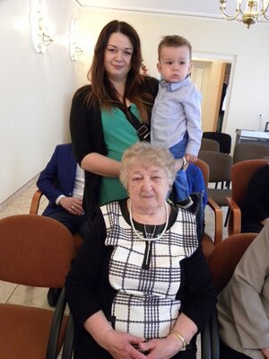 Klara Szwugier z wnuczką Marzeną i prawnukiem Bartkiem 